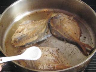 椒盐煎鲳鱼的做法步骤：5
