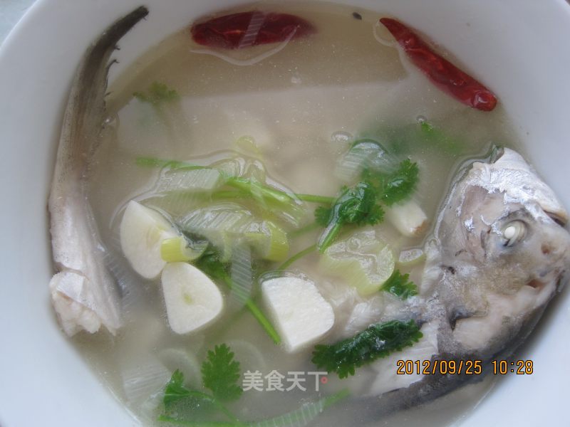 清炖鲳鱼汤的做法