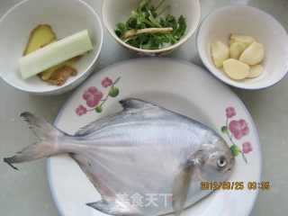清炖鲳鱼汤的做法步骤：1
