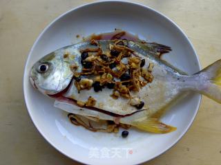 陈皮鼓汁蒸鲳鱼的做法步骤：4