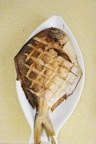 【干烧鲳鱼】冷冻鱼也能做出好味道的做法步骤：7