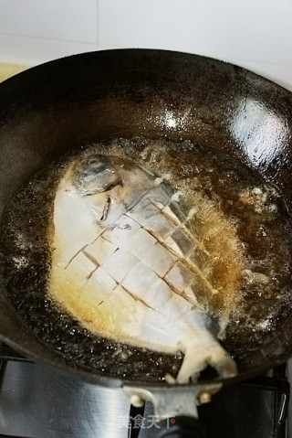 【干烧鲳鱼】冷冻鱼也能做出好味道的做法步骤：6
