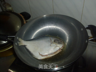 霉干菜烧鲳鱼的做法步骤：4
