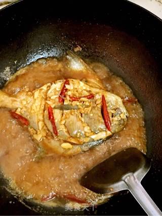 红烧鲳鱼的做法步骤：8