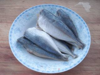 干炸椒盐沙丁鱼的做法步骤：2