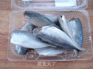干炸椒盐沙丁鱼的做法步骤：1