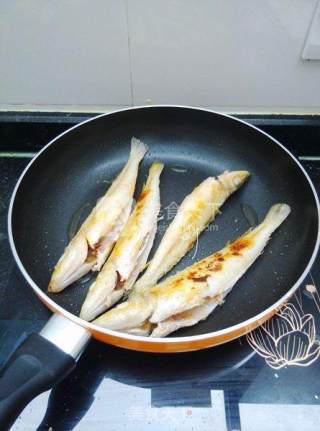 香煎沙丁鱼的做法步骤：4