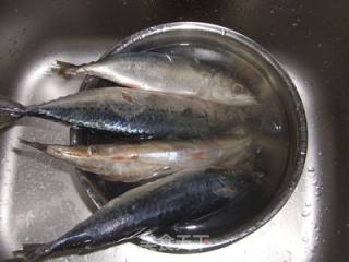 自制沙丁鱼罐头的做法步骤：1