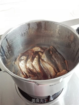 #妈妈的味道#焖酥鱼的做法步骤：9