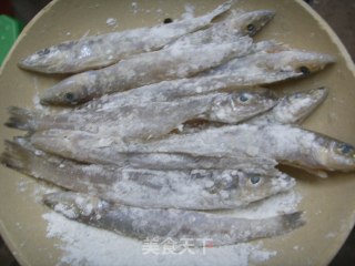 椒盐沙丁鱼的做法步骤：2