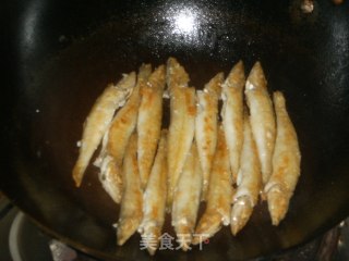 椒盐沙丁鱼的做法步骤：4