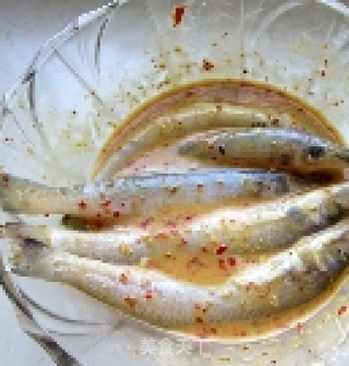 干炸沙丁鱼的做法步骤：5