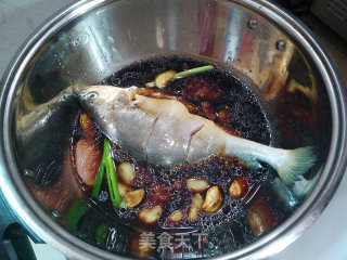 蒜烧黄花鱼的做法步骤：7