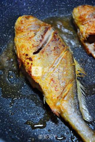 让人迷恋的鱼鲜味【日式照烧黄花鱼】的做法步骤：3