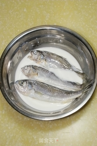 【烩黄花鱼】---胶东传统海味烩菜的做法步骤：3