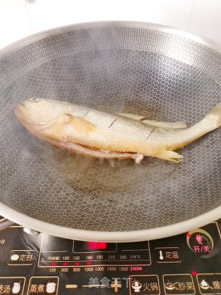 剁椒黄花鱼的做法步骤：3
