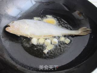 干煎黄花鱼的做法步骤：7