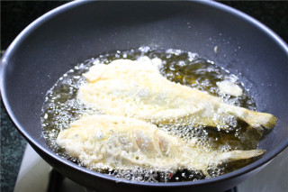 酥炸黄花鱼的做法步骤：7