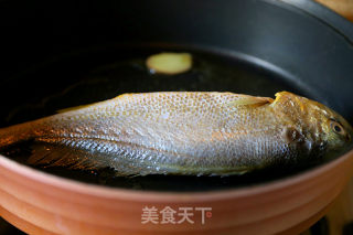家常红烧黄花鱼的做法步骤：5