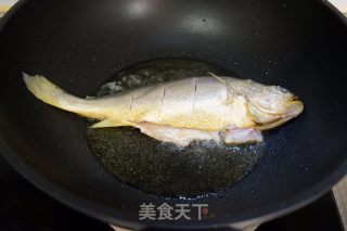 家常烧黄花鱼的做法步骤：4