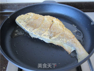 香煎黄花鱼的做法步骤：5