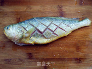 【东北】什锦浇汁鱼的做法步骤：1