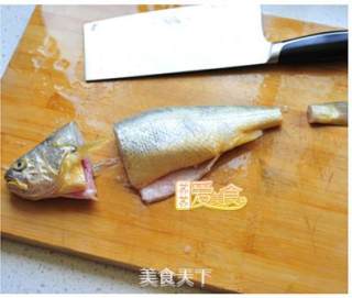 8分钟蒸出夏日最惊艳的宴客鱼——不会做鱼的妹纸看过来的做法步骤：1