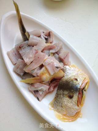 宴客菜——椒盐大黄鱼的做法步骤：3
