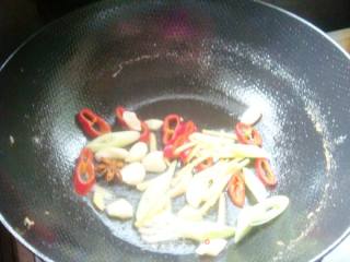 【鲁菜】--红烧黄鱼的做法步骤：9