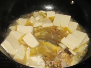 黄花鱼炖豆腐的做法步骤：7