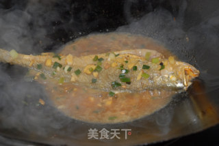 红烧黄花鱼的做法步骤：9
