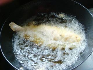 【粤菜】--糖醋黄花鱼的做法步骤：5