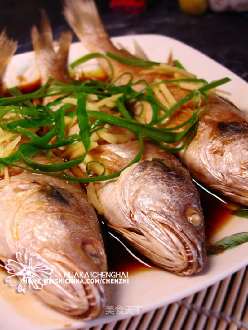 【粤菜】--广式清蒸黄鱼的做法