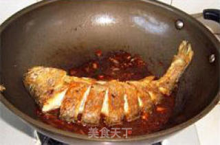 鲁菜中的经典之味——酱焖黄花鱼的做法步骤：7