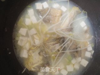 黄花鱼豆腐汤的做法步骤：3