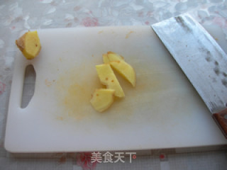 清炖黄花鱼的做法步骤：2