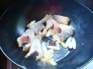 黄花鱼豆腐煲的做法步骤：7