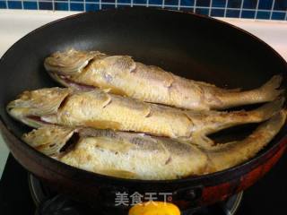 酱焖黄花鱼的做法步骤：6
