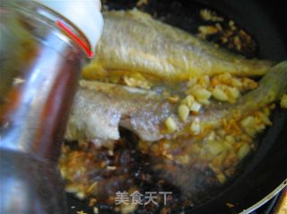 红烧黄花鱼的做法步骤：8