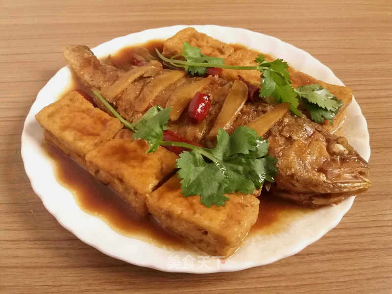 黄花鱼焖豆腐的做法