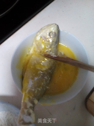 煎黄花鱼的做法步骤：8