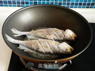 青豆黄花鱼的做法步骤：6
