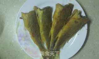玉米面香煎黄花鱼的做法步骤：6