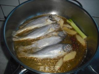 煎小黄鱼的做法步骤：5