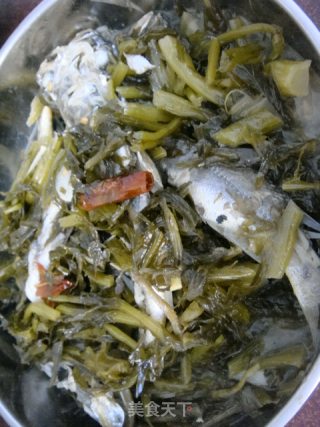 酸菜烧黄花鱼的做法步骤：7