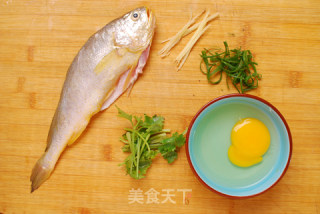 煎烧黄花鱼的做法步骤：2