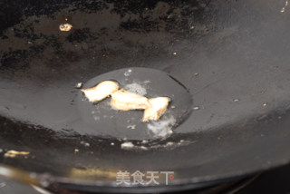 [浙菜]生抽王烧黄花鱼的做法步骤：3