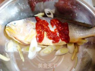 蒜香烧烤黄花鱼的做法步骤：5