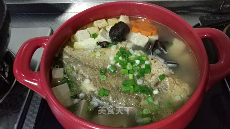 砂锅鱼炖豆腐的做法