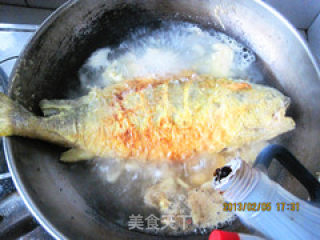 年年有鱼（余）年夜菜----煎焖黄花鱼的做法步骤：14